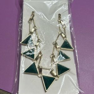 Green statement necklace